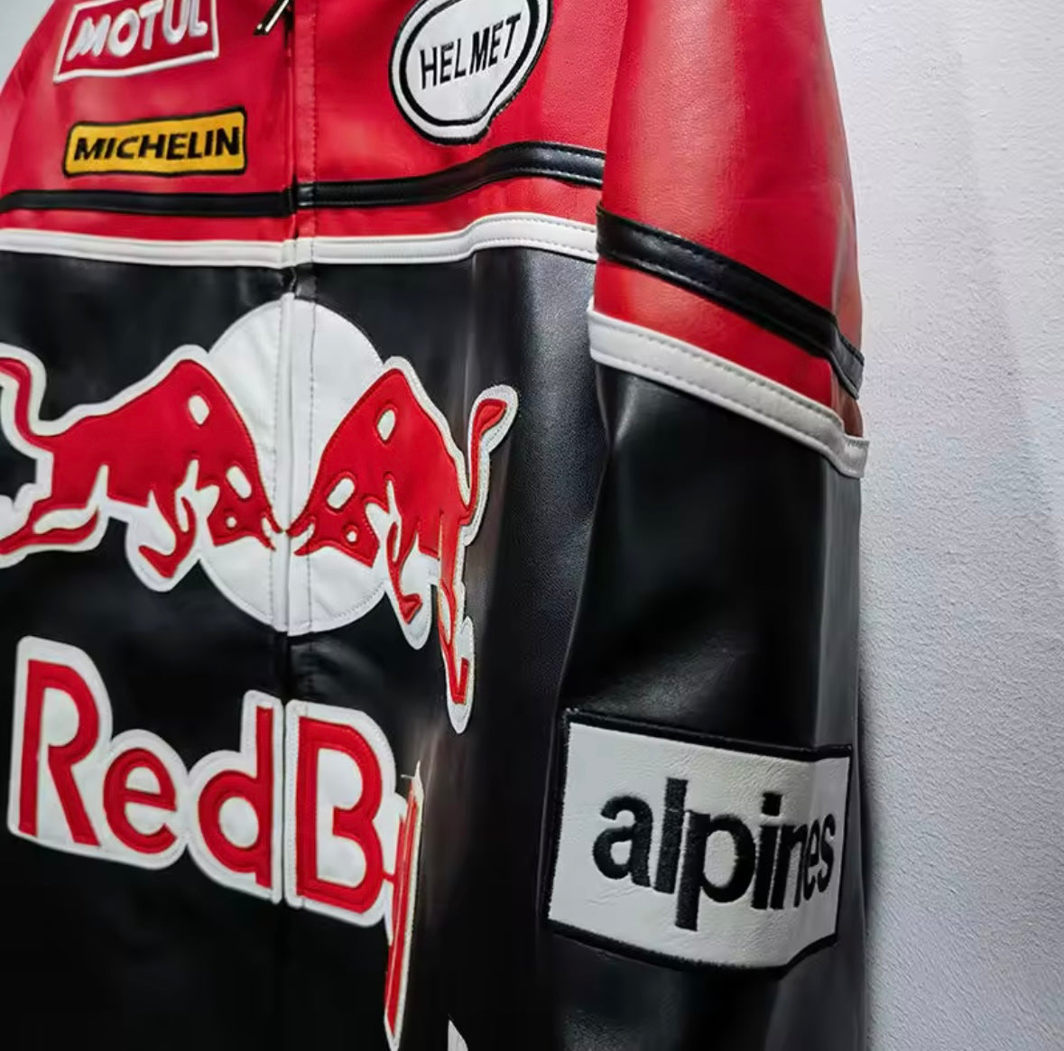 PORSCHE - Veste 911 Édition Rouge ©